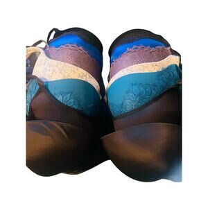 Victoria secret Lot of 4 bras 38 DD 2 Cacique 38 DDD CANDIES 38 DD CACIQUE DD 7